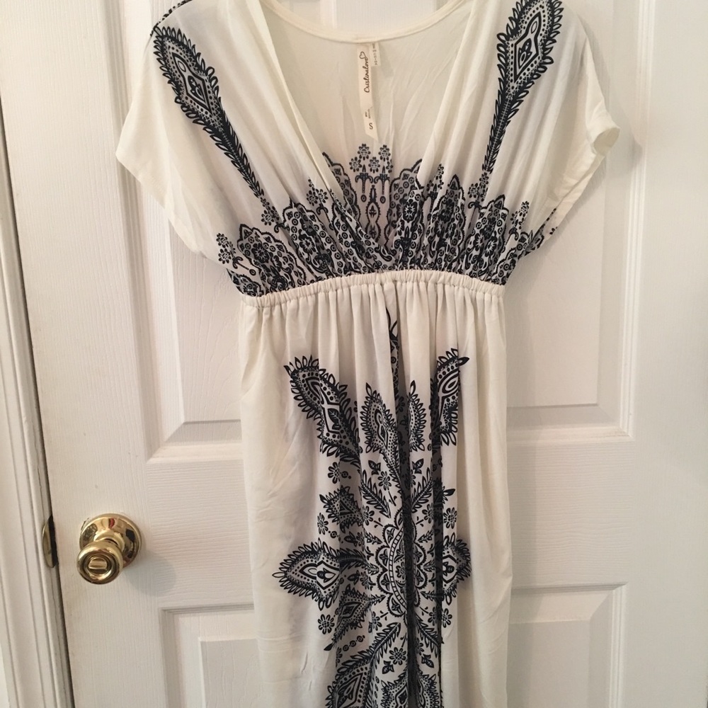 V-NECK SHIRT SLEEVED SUNDRESS